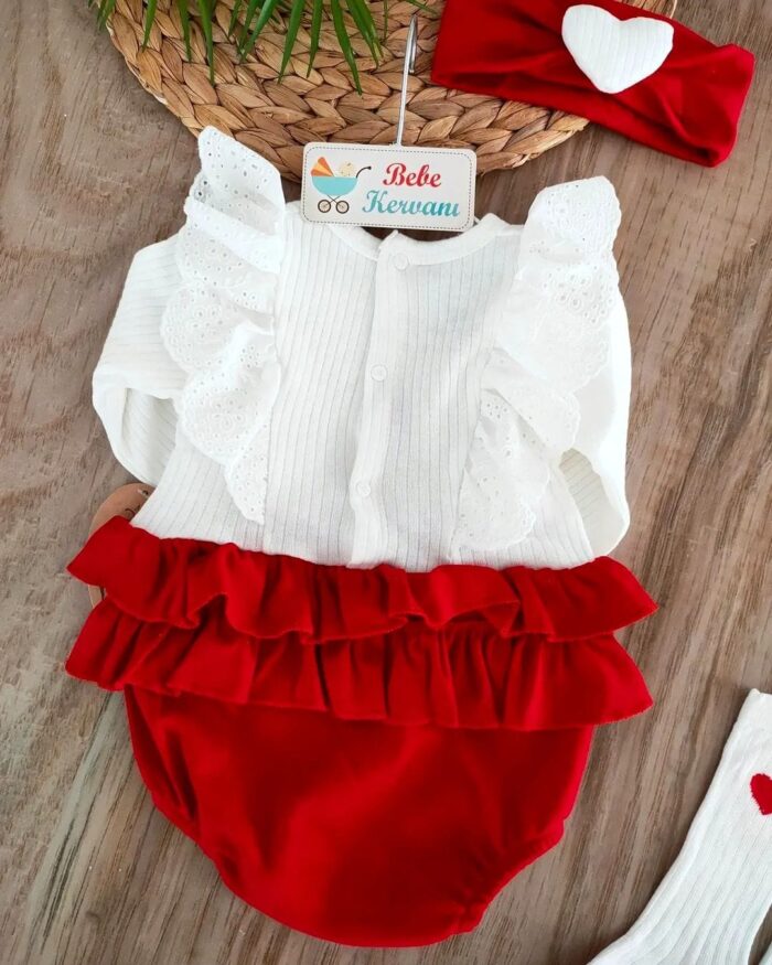 kalp temali çoraplı badi takım kod..2988...fiyat 560tl