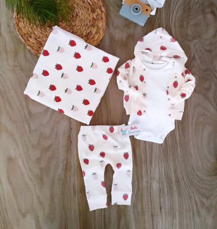 Çilek Battaniyeli %100 Pamuklu Kız Bebek Takımı