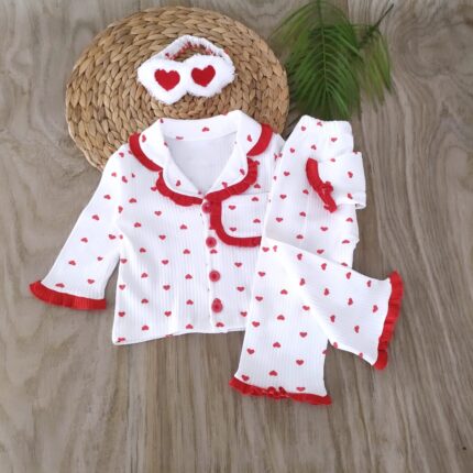 Kalp Temalı Göz Bantlı Pijama Takımı